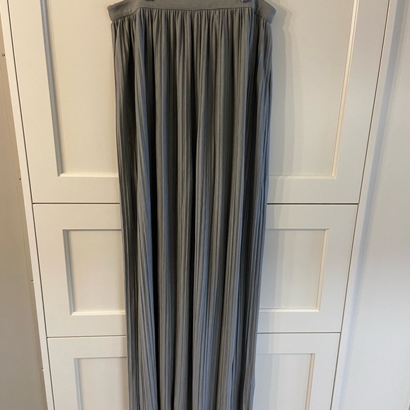 THEORY Drapey Tee Pleated Maxi Skirt New Grey Melange - Picture 6 of 8